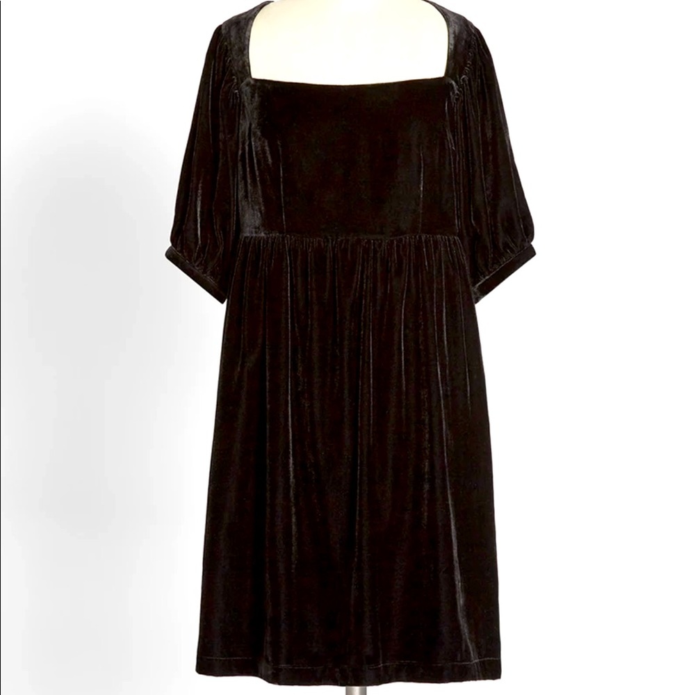 NWT Modcloth Softly Sumptuous velvet babydoll Dress 🖤
